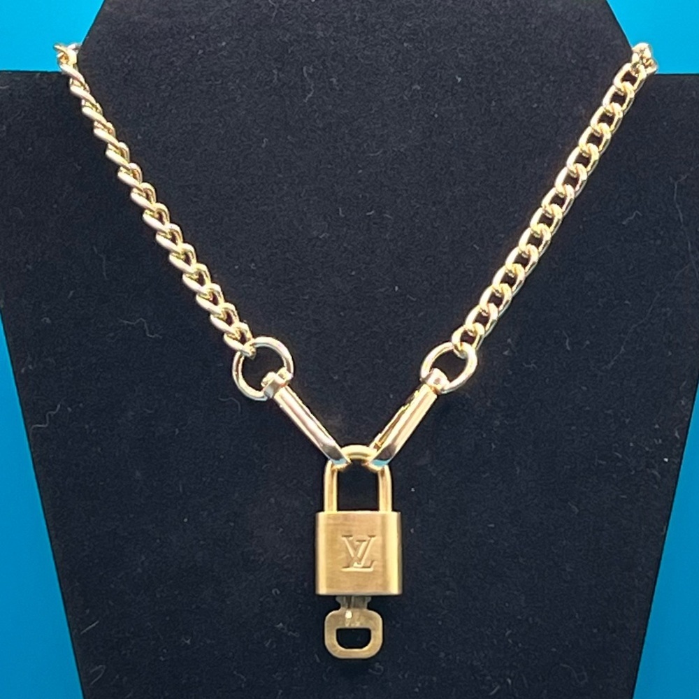 Louis Vuitton Authentic Brass Lock and Key Highly Polished on Gold Alloy Chocker